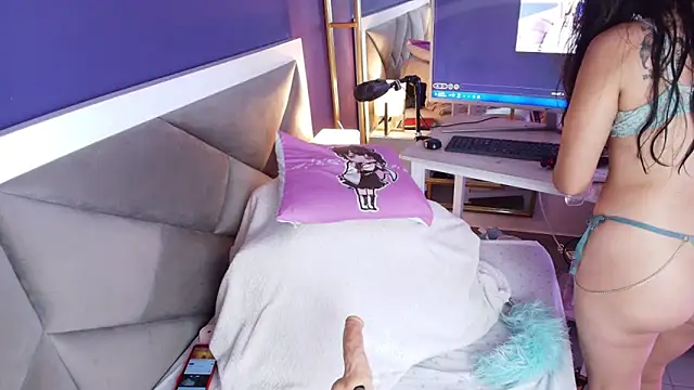 brigiitte rohan online show from October 14, 2025, 11:27 pm