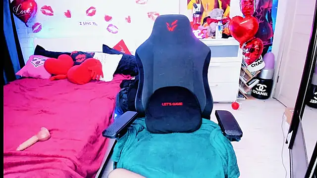 Snapshot of BADNikkiy chatting on February 11, 2026, 10:37 pm BADNikkiy online show from February 11, 2026, 10:37 pm