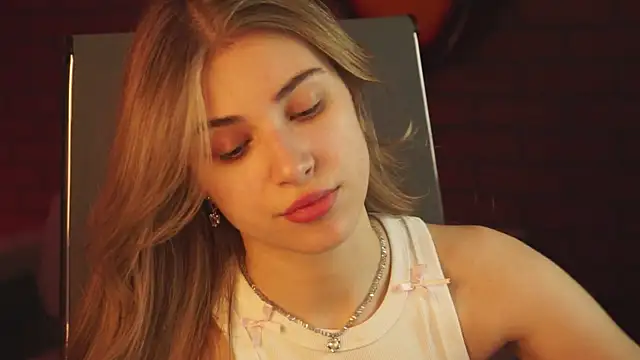 EllieCutes online show from March 4, 2025, 3:33 am