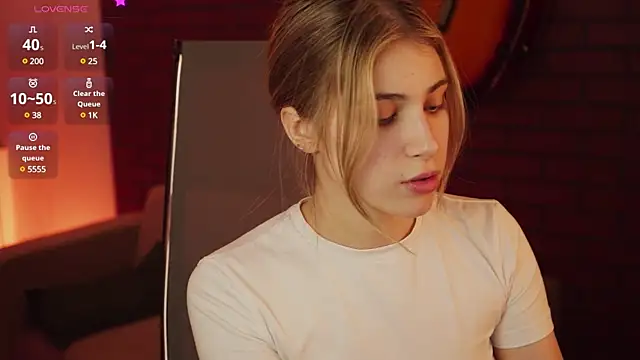 EllieCutes online show from March 17, 2025, 8:29 am