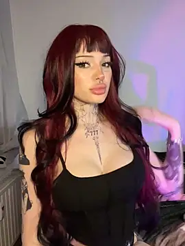 madelinexx online show from October 17, 2025, 9:50 pm