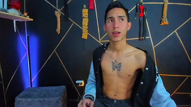 Snapshot of MillersKink chatting on February 9, 2025, 7:41 pm MillersKink online show from February 9, 2025, 7:41 pm