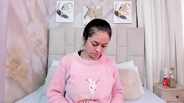 Snapshot of Jaslyn__Smith chatting on January 12, 2026, 4:12 pm Jaslyn Smith online show from January 12, 2026, 4:12 pm