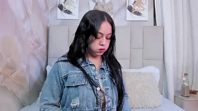 Snapshot of Jaslyn__Smith chatting on February 16, 2026, 4:25 pm Jaslyn Smith online show from February 16, 2026, 4:25 pm