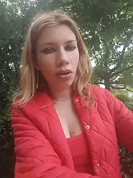 EvaRush online show from May 4, 2026, 3:19 pm