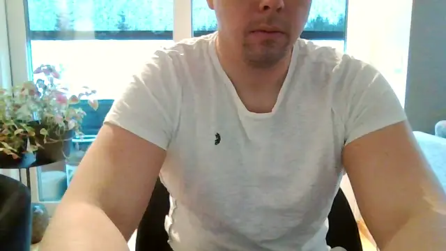 aleksergira online show from February 3, 2025, 8:24 am