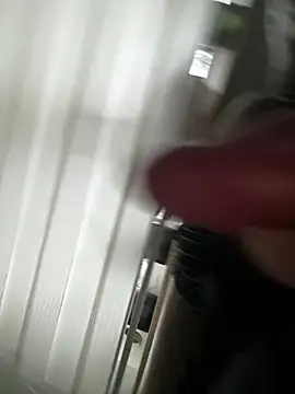 derFickerali online show from December 4, 2025, 8:45 am