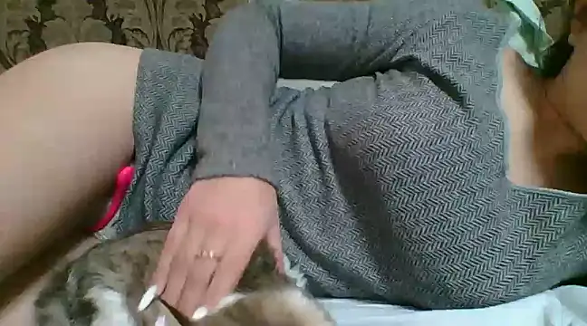 Snapshot of Emma_99 chatting on February 27, 2025, 12:02 pm Emma 99 online show from February 27, 2025, 12:02 pm