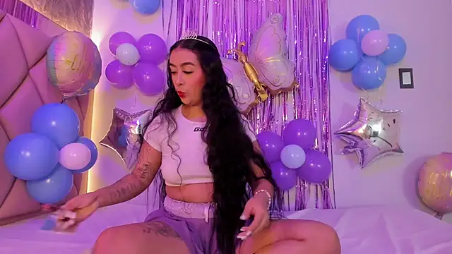 AntonellaQueenn online show from November 27, 2025, 11:34 am