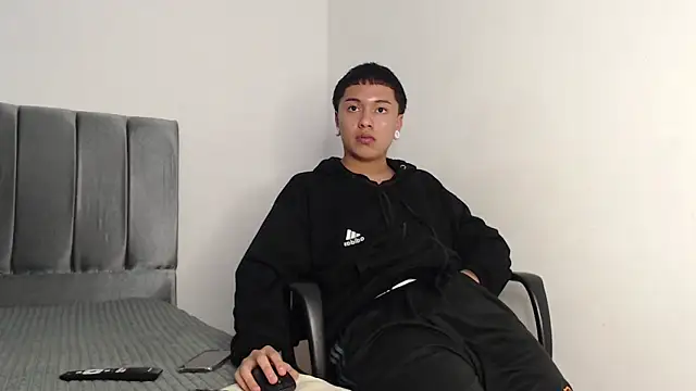 alex-lover online show from January 30, 2025, 4:27 am