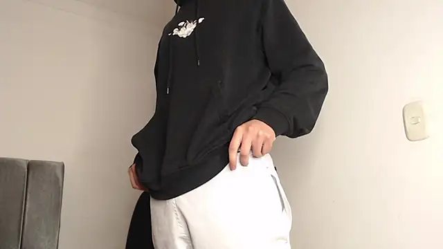 alex-lover online show from February 18, 2025, 4:58 am