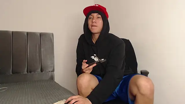 alex-lover online show from February 20, 2025, 6:50 am