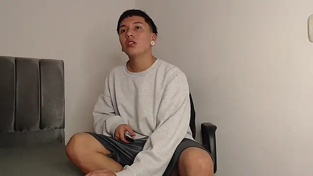 alex-lover online show from February 26, 2025, 1:11 am