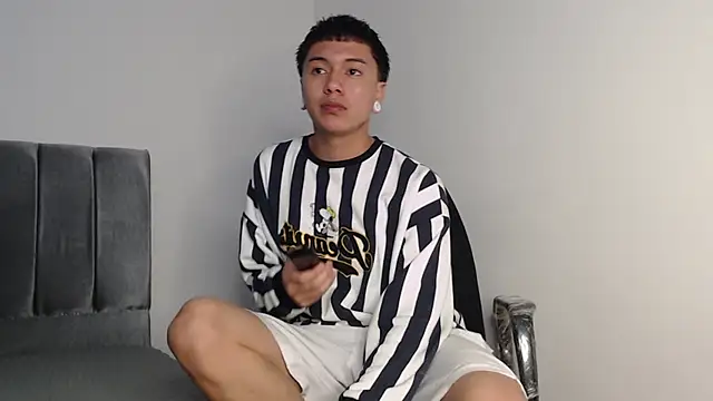 alex-lover online show from October 11, 2025, 12:43 am