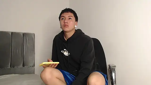 alex-lover online show from October 29, 2025, 1:41 am