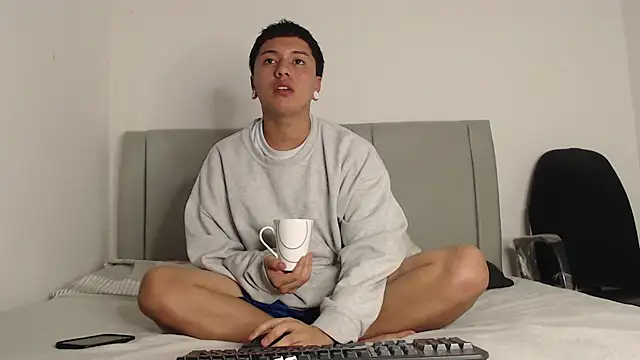 alex-lover online show from May 20, 2026, 7:09 pm