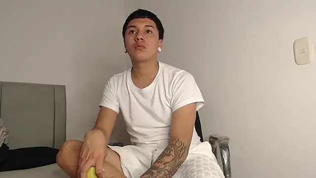 alex-lover online show from May 27, 2026, 9:12 pm