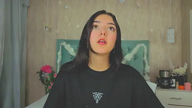 Snapshot of Marcelaa_fox chatting on December 17, 2025, 7:42 pm Marcelaa fox online show from December 17, 2025, 7:42 pm