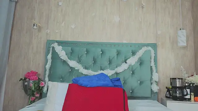 Snapshot of Marcelaa_fox chatting on December 18, 2025, 7:47 am Marcelaa fox online show from December 18, 2025, 7:47 am