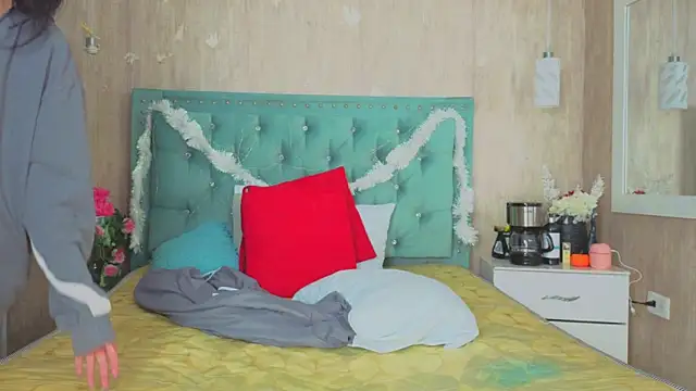 Snapshot of Marcelaa_fox chatting on December 18, 2025, 10:05 pm Marcelaa fox online show from December 18, 2025, 10:05 pm