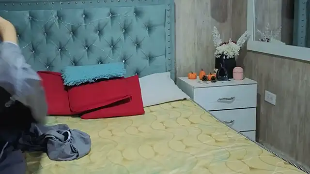 Snapshot of Marcelaa_fox chatting on March 4, 2026, 7:31 pm Marcelaa fox online show from March 4, 2026, 7:31 pm