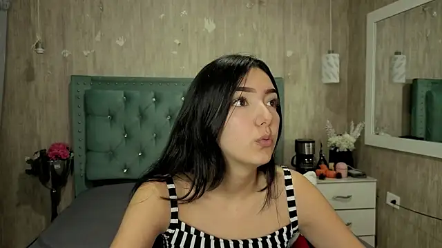 Marcelaa fox online show from May 28, 2026, 8:39 pm