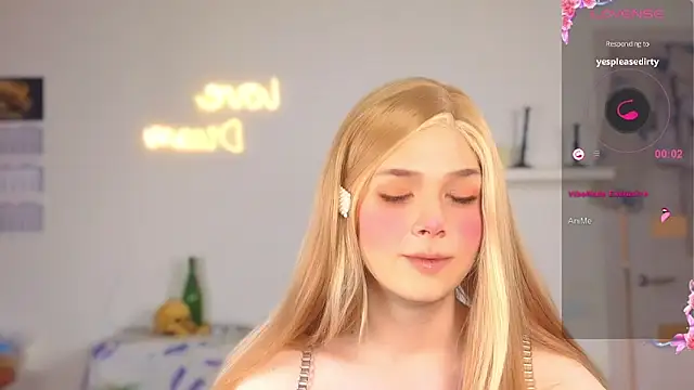  yourFoxy  online show from October 25, 2025, 1:40 pm