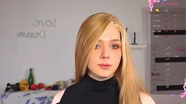  yourFoxy  online show from November 6, 2025, 12:39 pm