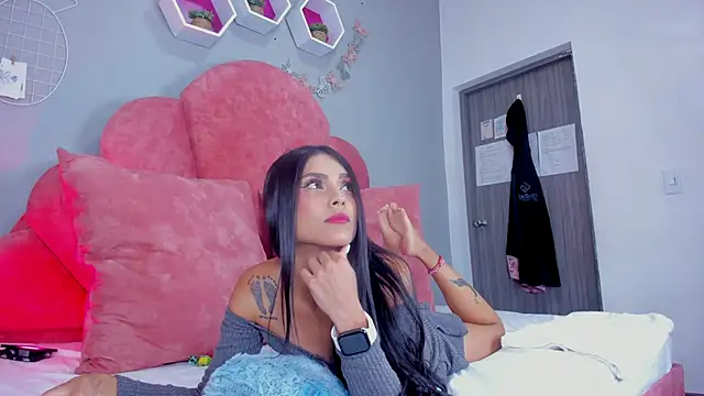 StefanyWilliams  online show from February 4, 2025, 3:44 am