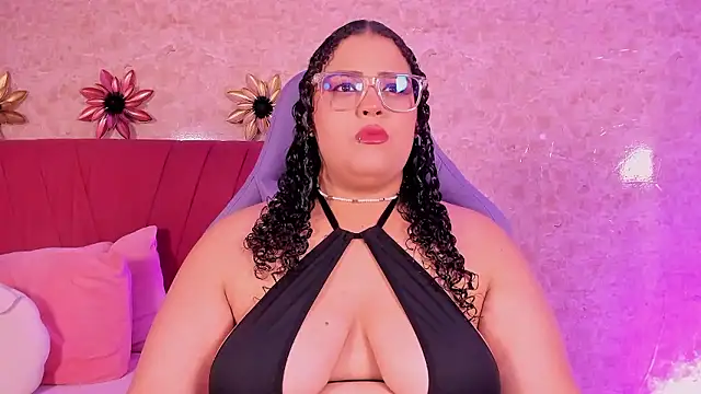 Snapshot of juli_2tyes chatting on January 9, 2026, 2:25 am juli 2tyes online show from January 9, 2026, 2:25 am