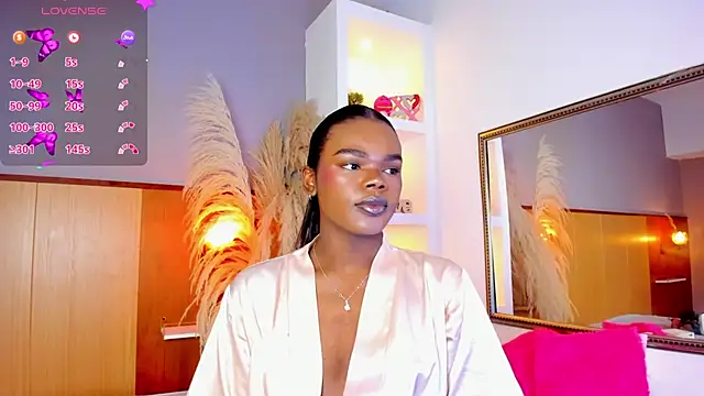 Snapshot of CamiEstrada chatting on March 10, 2025, 9:18 pm CamiEstrada online show from March 10, 2025, 9:18 pm