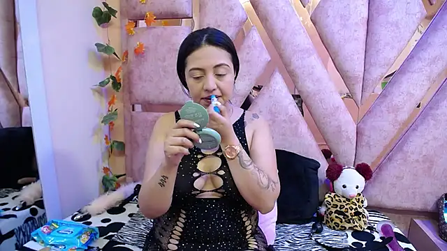 Snapshot of slut_anal_ chatting on February 5, 2026, 8:46 pm slut anal online show from February 5, 2026, 8:46 pm