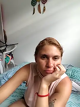 Scarlett-Leh online show from December 14, 2025, 7:51 pm