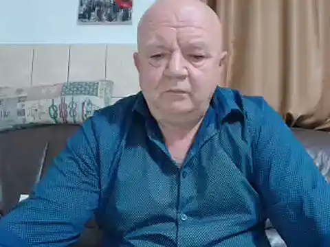 Snapshot of fullballs6 chatting on December 17, 2024, 3:17 am fullballs6 online show from December 17, 2024, 3:17 am