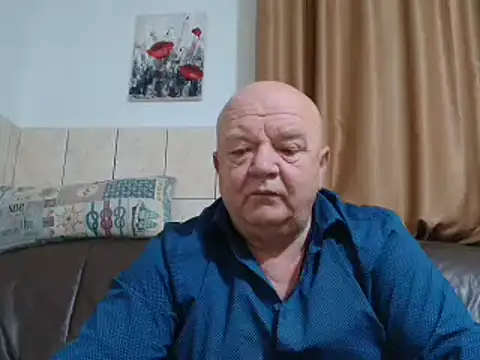 Snapshot of fullballs6 chatting on December 18, 2024, 3:37 am fullballs6 online show from December 18, 2024, 3:37 am