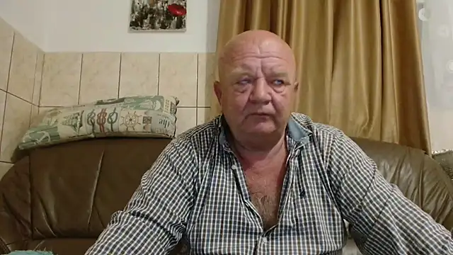 Snapshot of fullballs6 chatting on September 12, 2025, 12:55 am fullballs6 online show from September 12, 2025, 12:55 am