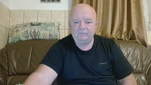 Snapshot of fullballs6 chatting on October 20, 2025, 2:34 am fullballs6 online show from October 20, 2025, 2:34 am