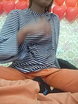 Snapshot of ks536191 chatting on February 5, 2025, 5:41 am ks536191 online show from February 5, 2025, 5:41 am