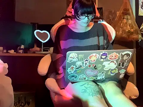 space g1rl online show from November 7, 2025, 5:13 pm