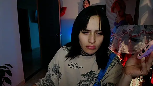 Snapshot of TinnaDawsom chatting on February 26, 2026, 12:53 am TinnaDawsom online show from February 26, 2026, 12:53 am