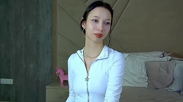 Snapshot of MaliaLandre chatting on February 24, 2025, 2:15 pm MaliaLandre online show from February 24, 2025, 2:15 pm