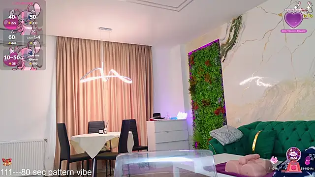 Snapshot of emily_bloom chatting on February 4, 2025, 8:35 am emily bloom online show from February 4, 2025, 8:35 am