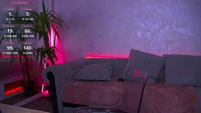 Snapshot of BambiAndAyline chatting on March 6, 2025, 7:36 am BambiAndAyline online show from March 6, 2025, 7:36 am