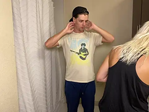 Snapshot of girlfriendmissy chatting on February 14, 2026, 12:51 am girlfriendmissy online show from February 14, 2026, 12:51 am