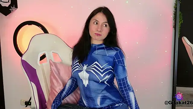 GilaKat online show from November 6, 2025, 4:57 am