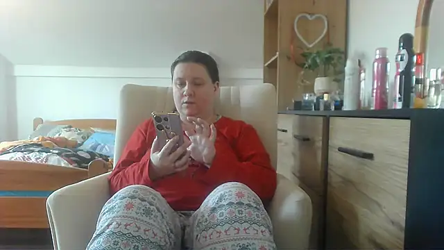 ReifeVenna online show from March 18, 2025, 9:42 am