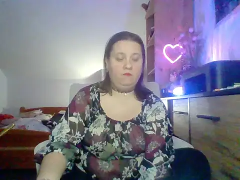 ReifeVenna online show from October 21, 2025, 6:41 pm