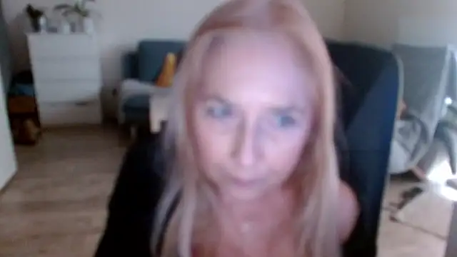 sofia xkiss online show from January 10, 2025, 10:39 am