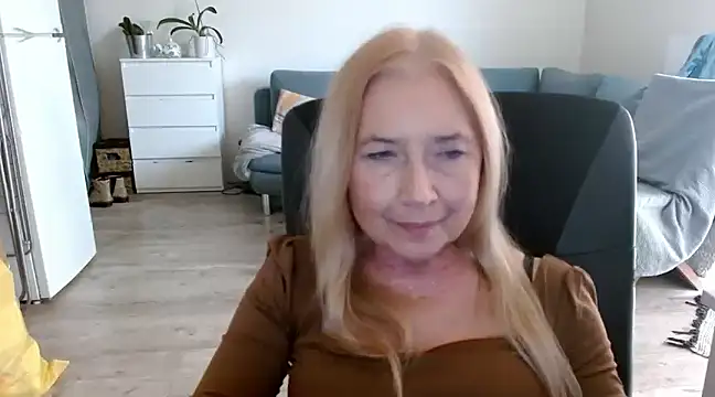 sofia xkiss online show from January 14, 2025, 10:59 am