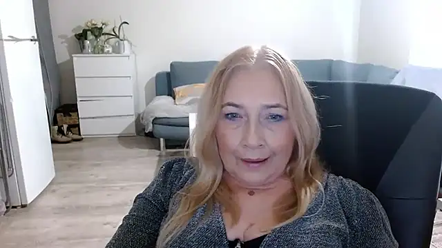 sofia xkiss online show from January 22, 2025, 7:46 am